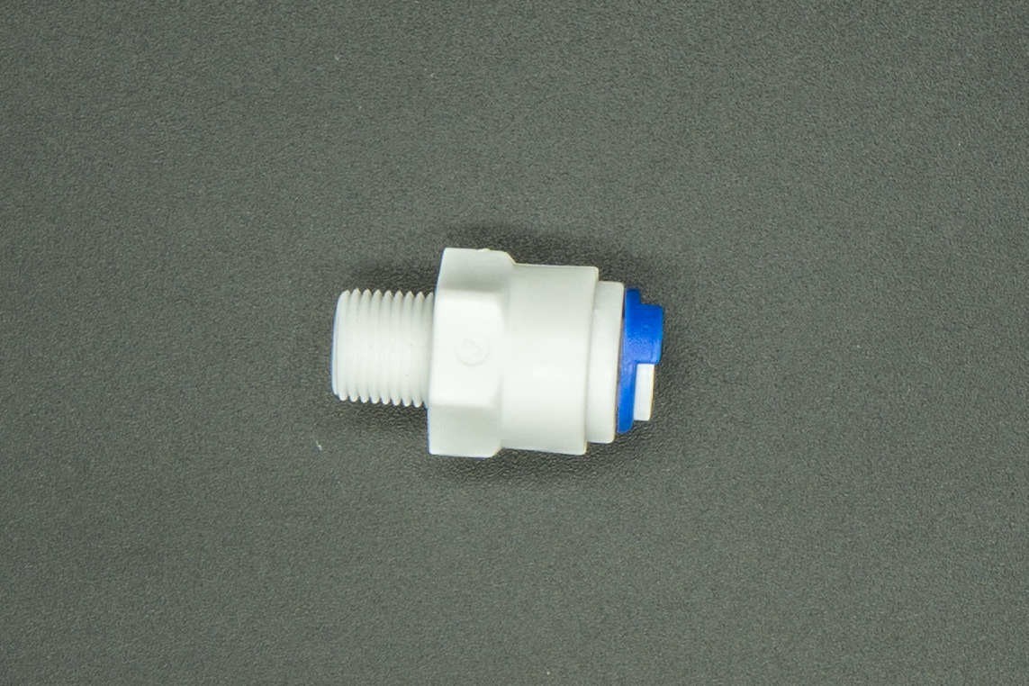 Straight connector with external thread