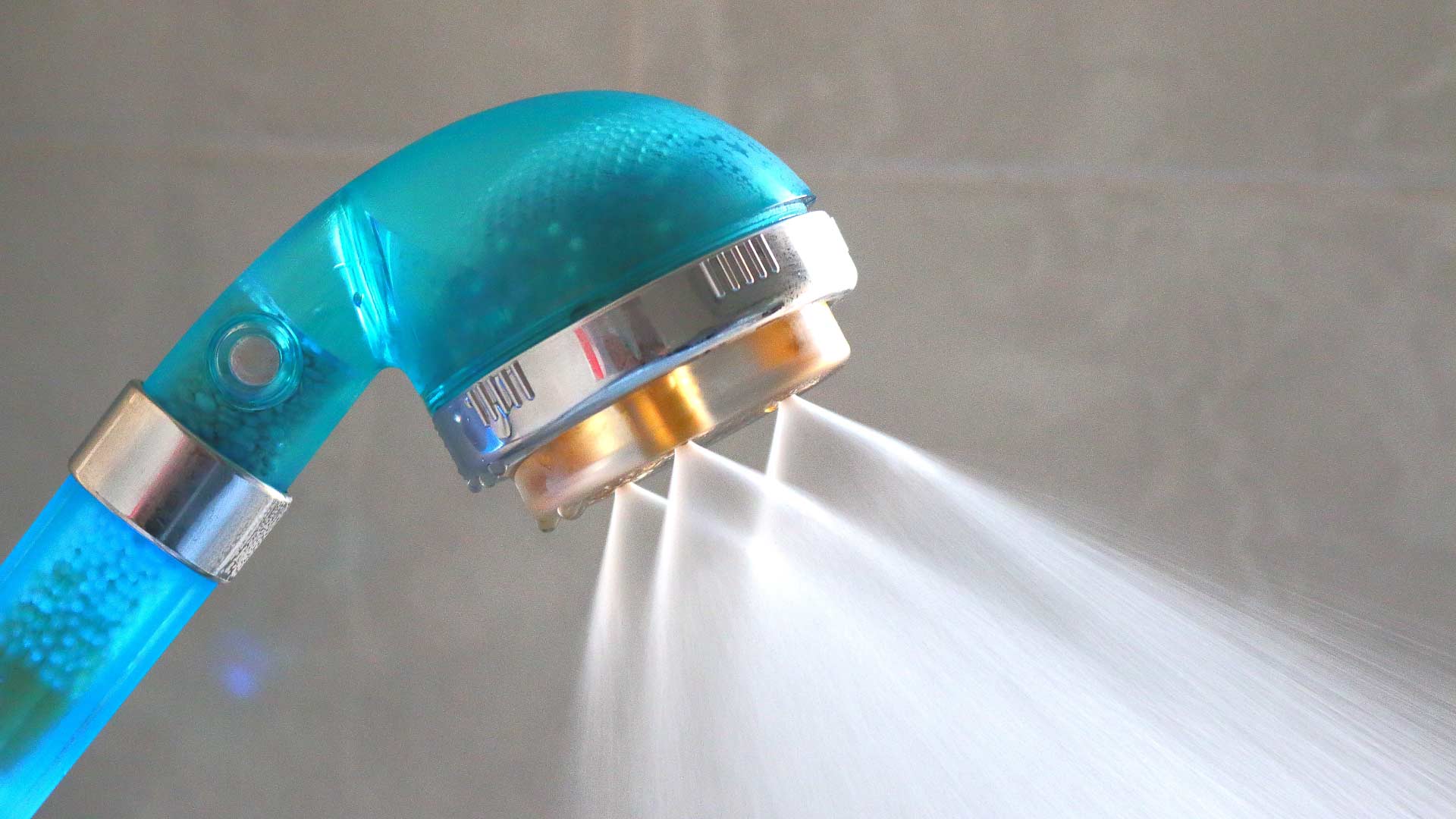 Smarald® Wellness-Duschkopf mit Wirbelkammer, Bergkristall-Einsatz und Mineralfilter